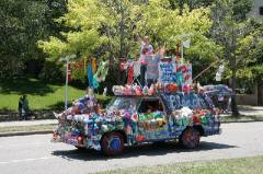 2006_ArtCar_3_Parade 385 